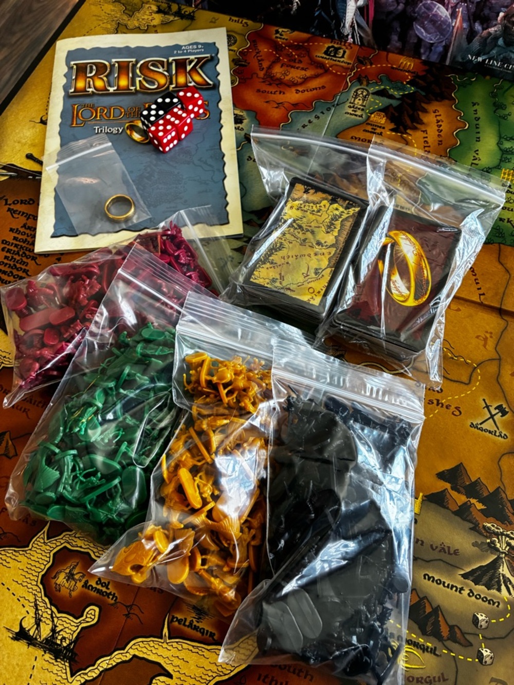 Risk Lord of the Rings Trilogy Edition Complete Board Game - Picture 4 of 6